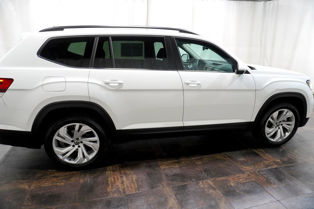 Used 2023 Volkswagen Atlas SE w/ Panoramic Sunroof Package AWD/4WD image 3