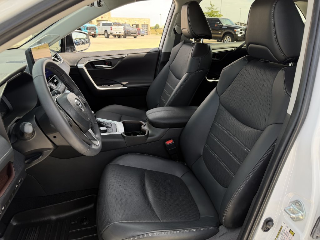 Used 2024 Toyota RAV4 Limited AWD/4WD image 27