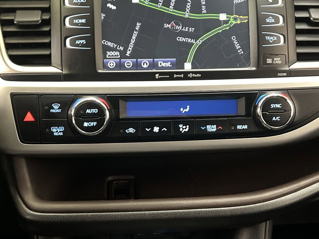 Used 2019 Toyota Highlander XLE image 19