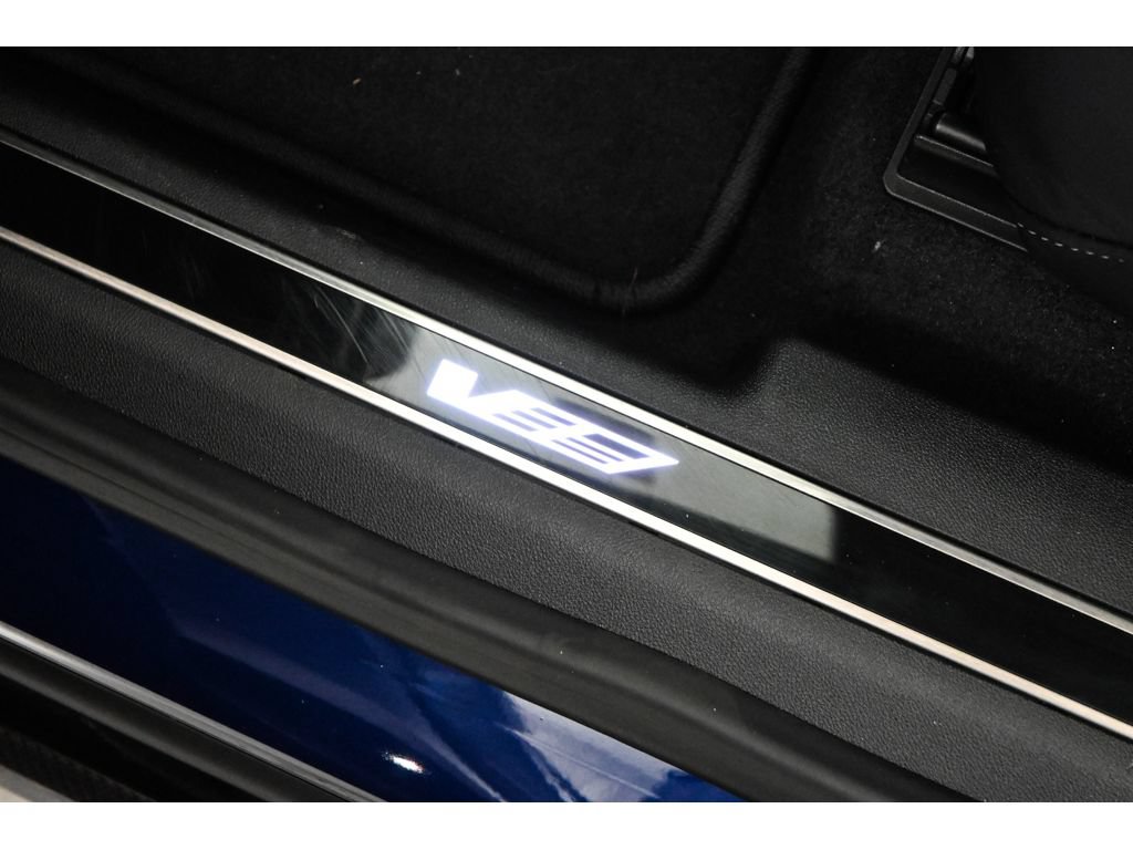 New 2026 Cadillac Lyriq V w/ Exterior Carbon Fiber Package AWD/4WD image 24