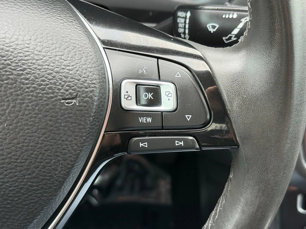 Used 2020 Volkswagen Tiguan SE FWD image 29