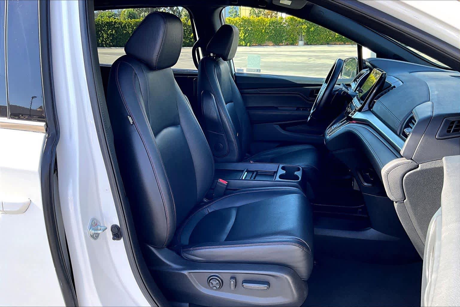 Used 2023 Honda Odyssey Sport image 8