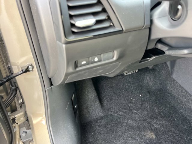 New 2026 Nissan Sentra SV w/ SV Convenience Package FWD image 23