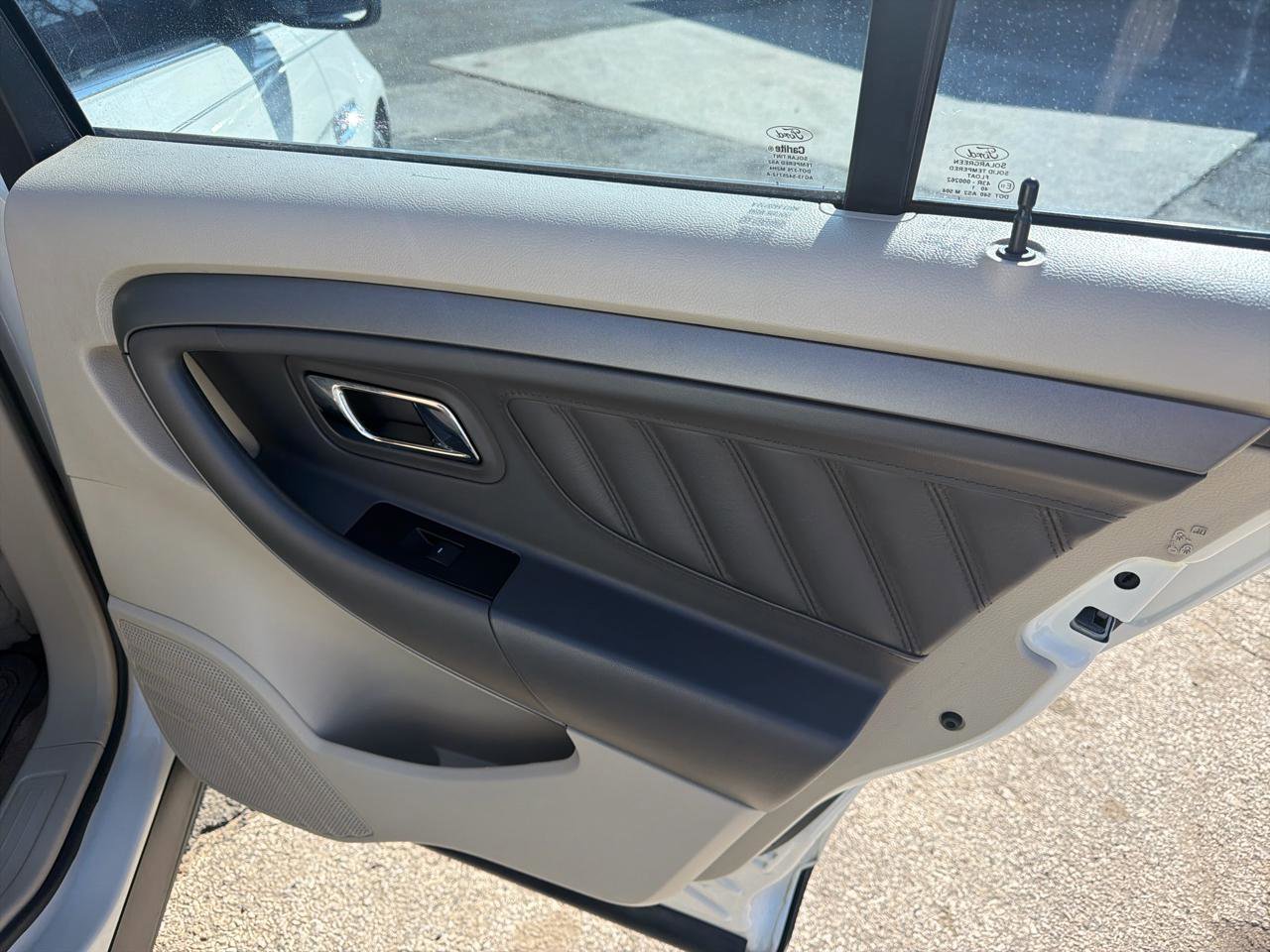 Used 2012 Ford Taurus SEL image 20