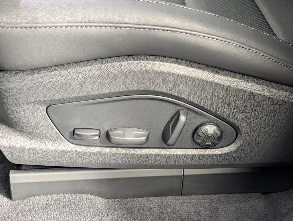 New 2026 Porsche Macan 4 Electric image 28