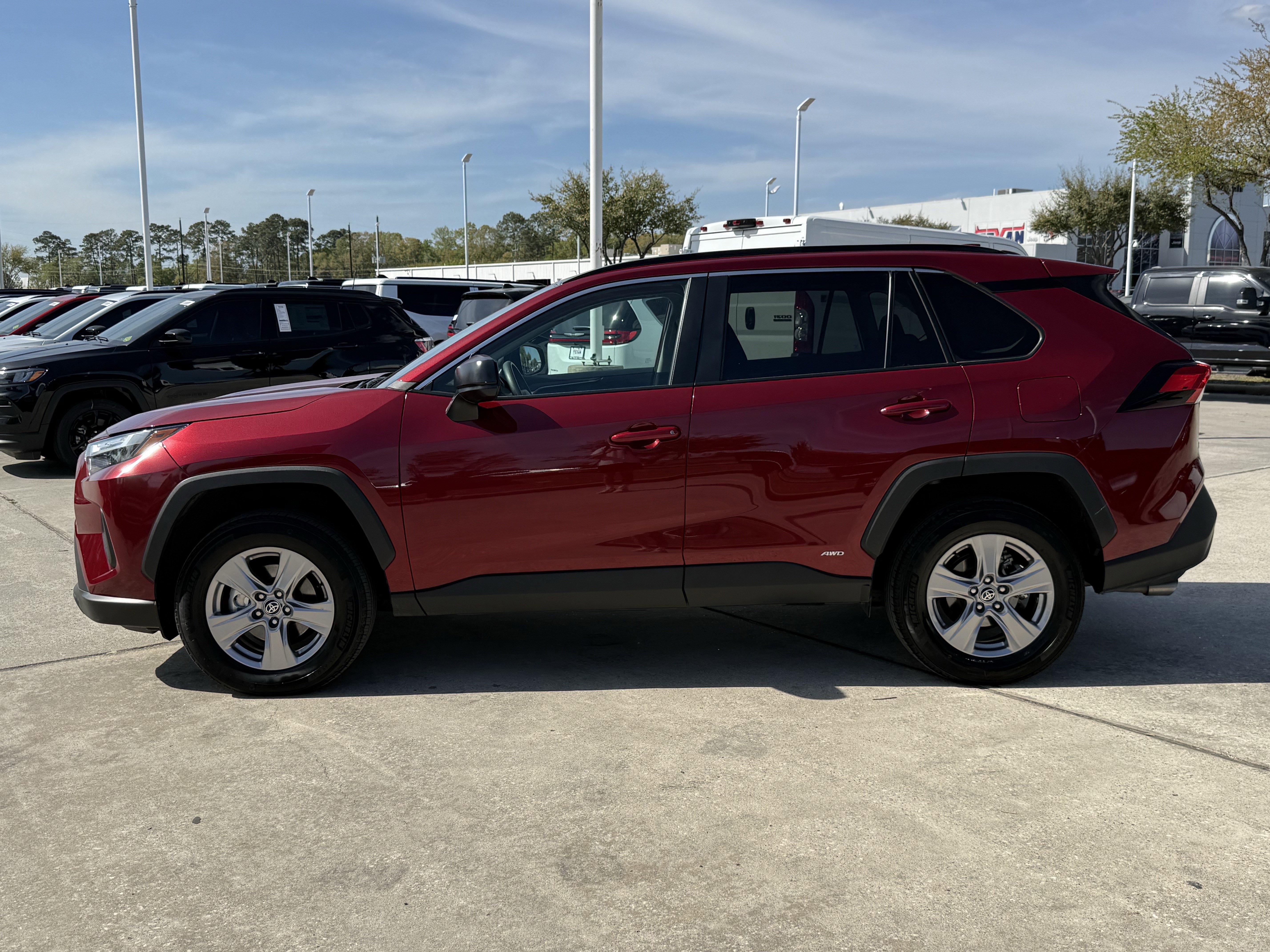 Used 2025 Toyota RAV4 LE image 9