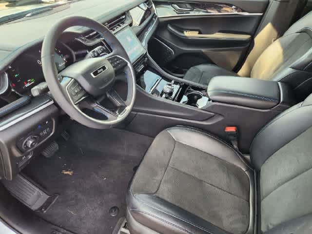 Used 2022 Jeep Grand Cherokee Trailhawk AWD/4WD image 2