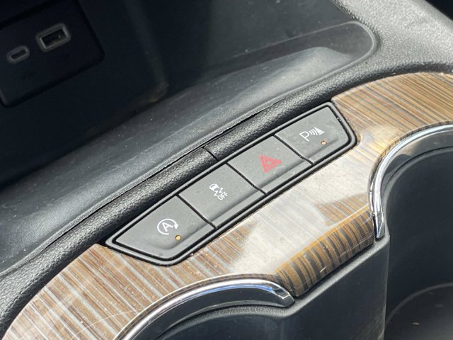 Used 2023 GMC Acadia SLE FWD image 33