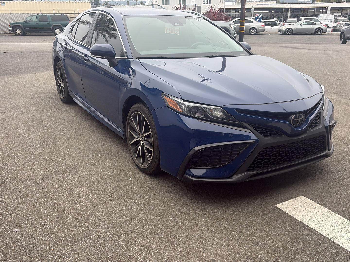 Used 2024 Toyota Camry SE FWD image 2