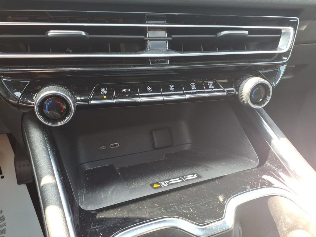 Used 2024 Chevrolet Traverse RS w/ LPO, Floor Liner Package AWD/4WD image 21