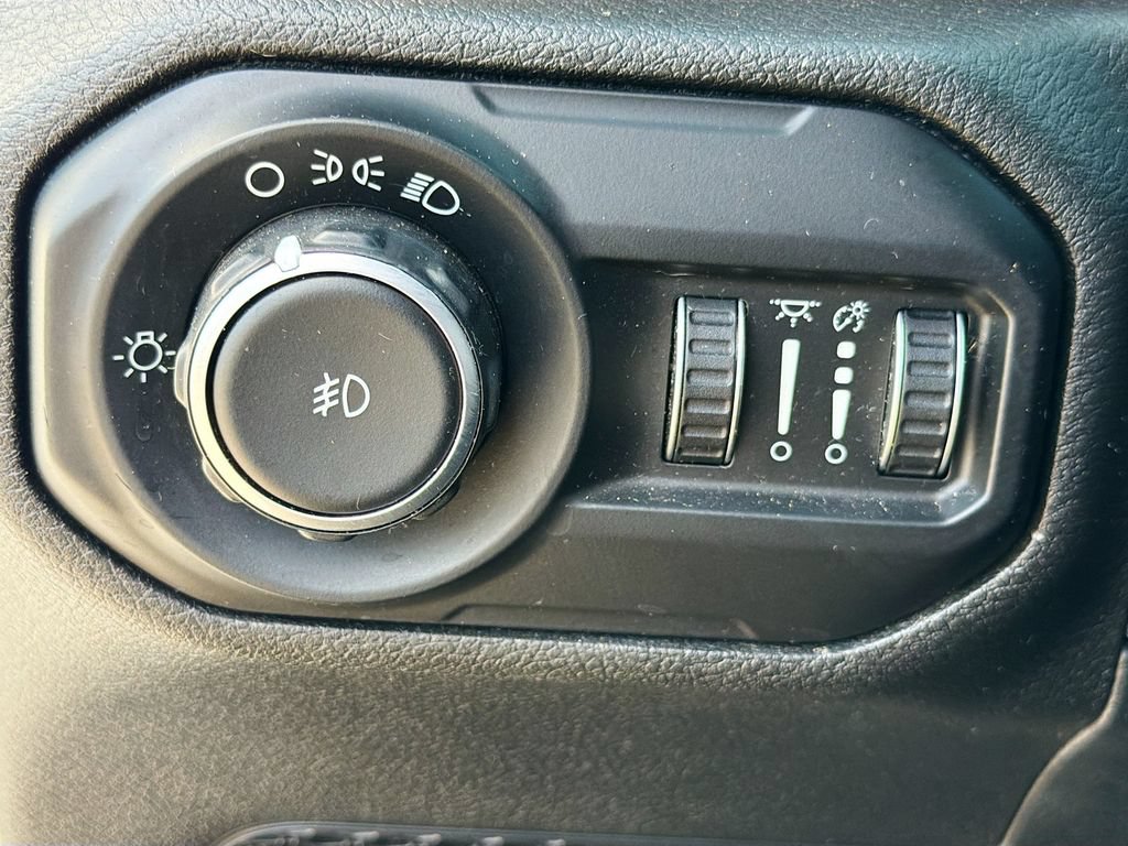 Used 2020 Jeep Wrangler Unlimited Sport AWD/4WD image 32