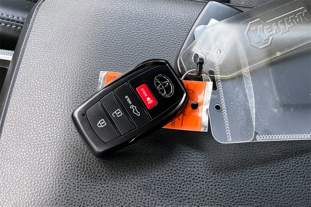 Certified 2024 Toyota Tacoma TRD Off-Road image 12