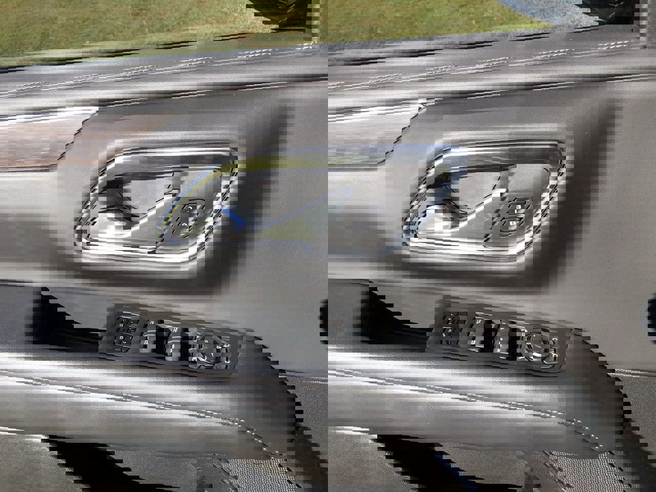 Used 2022 Chevrolet Tahoe Z71 w/ Z71 Off-Road Package image 14