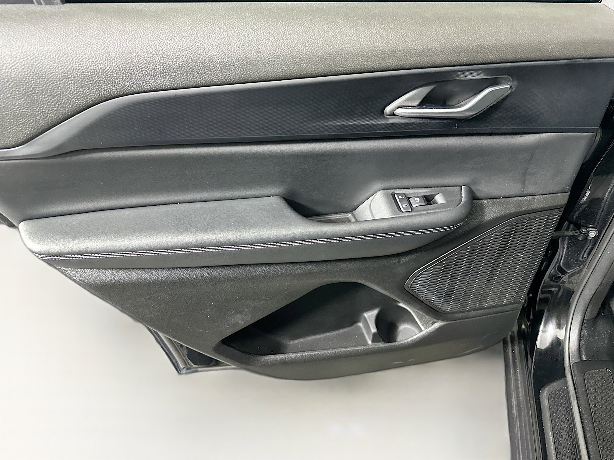 Used 2023 Jeep Grand Cherokee L Laredo image 24