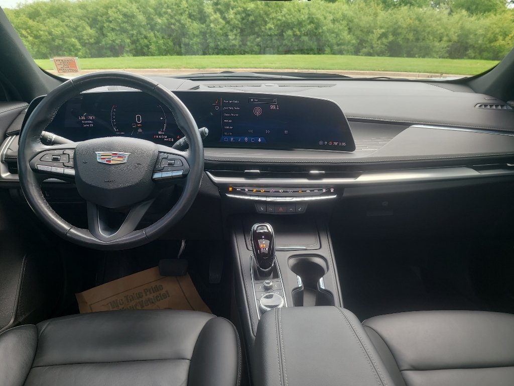 Used 2024 Cadillac XT4 Premium Luxury w/ Technology Package AWD/4WD image 20