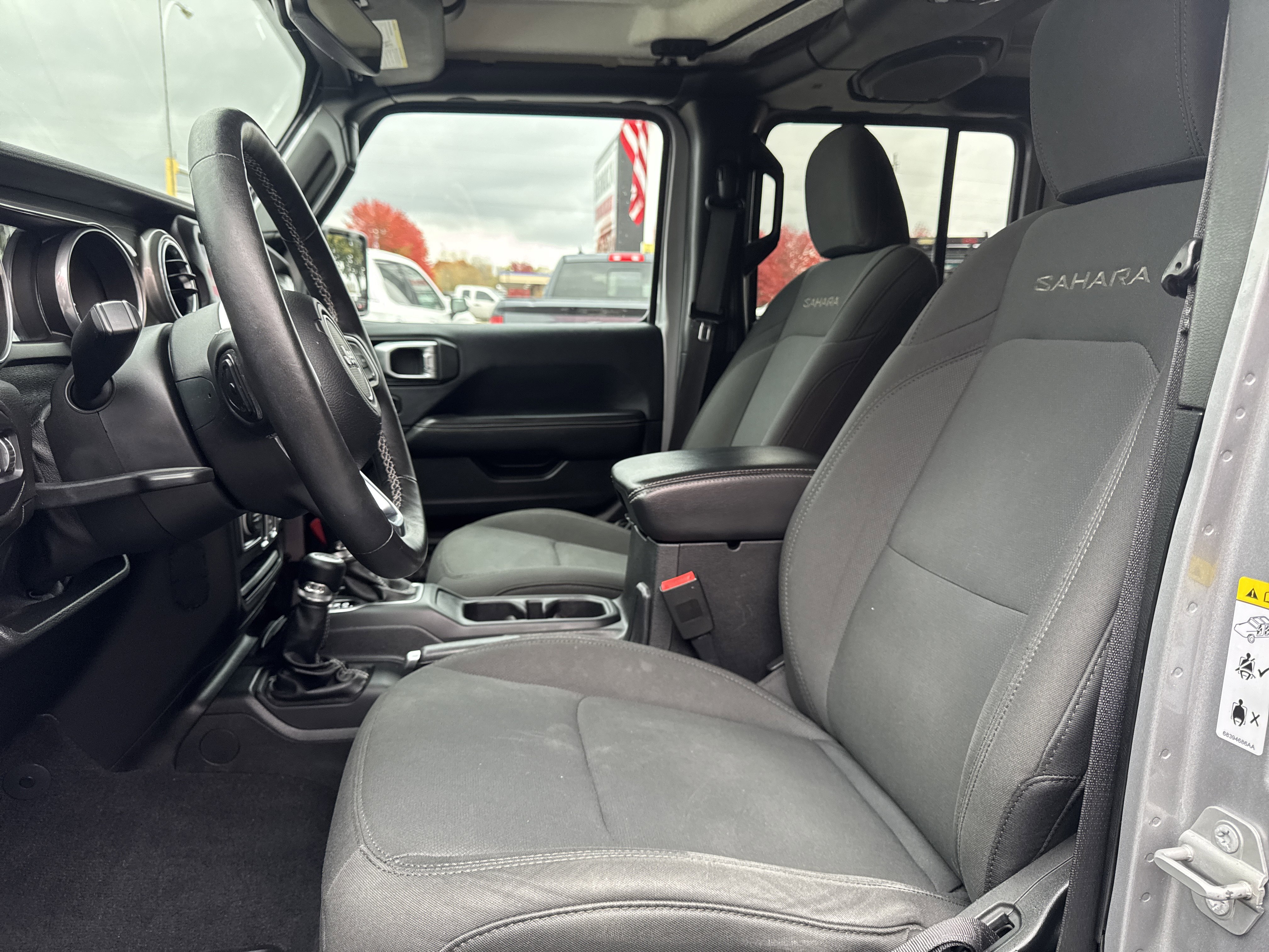 Used 2018 Jeep Wrangler Unlimited Sahara image 14