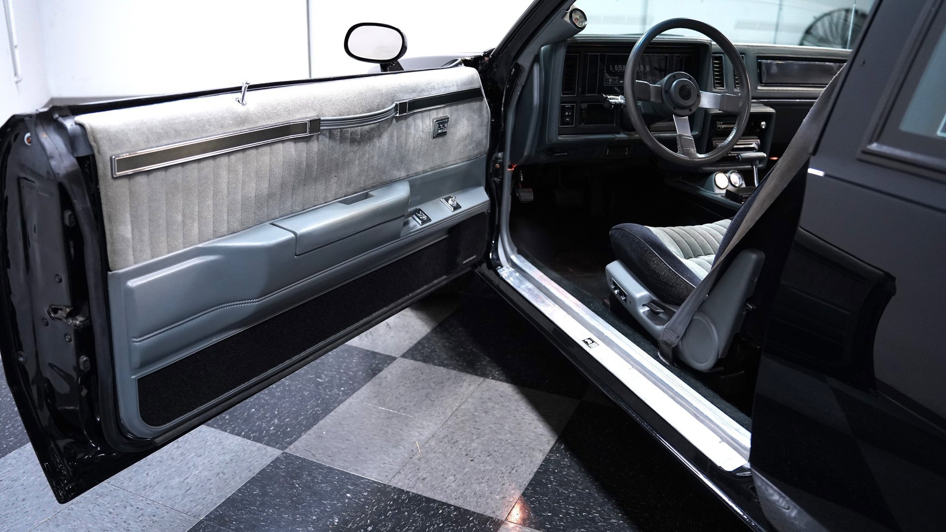 Used 1987 Buick Regal Coupe RWD image 29
