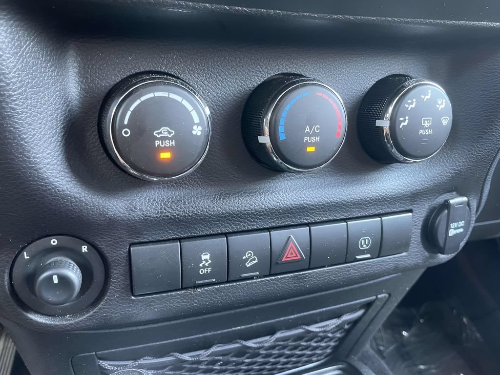 Used 2017 Jeep Wrangler Unlimited Sport AWD/4WD image 23