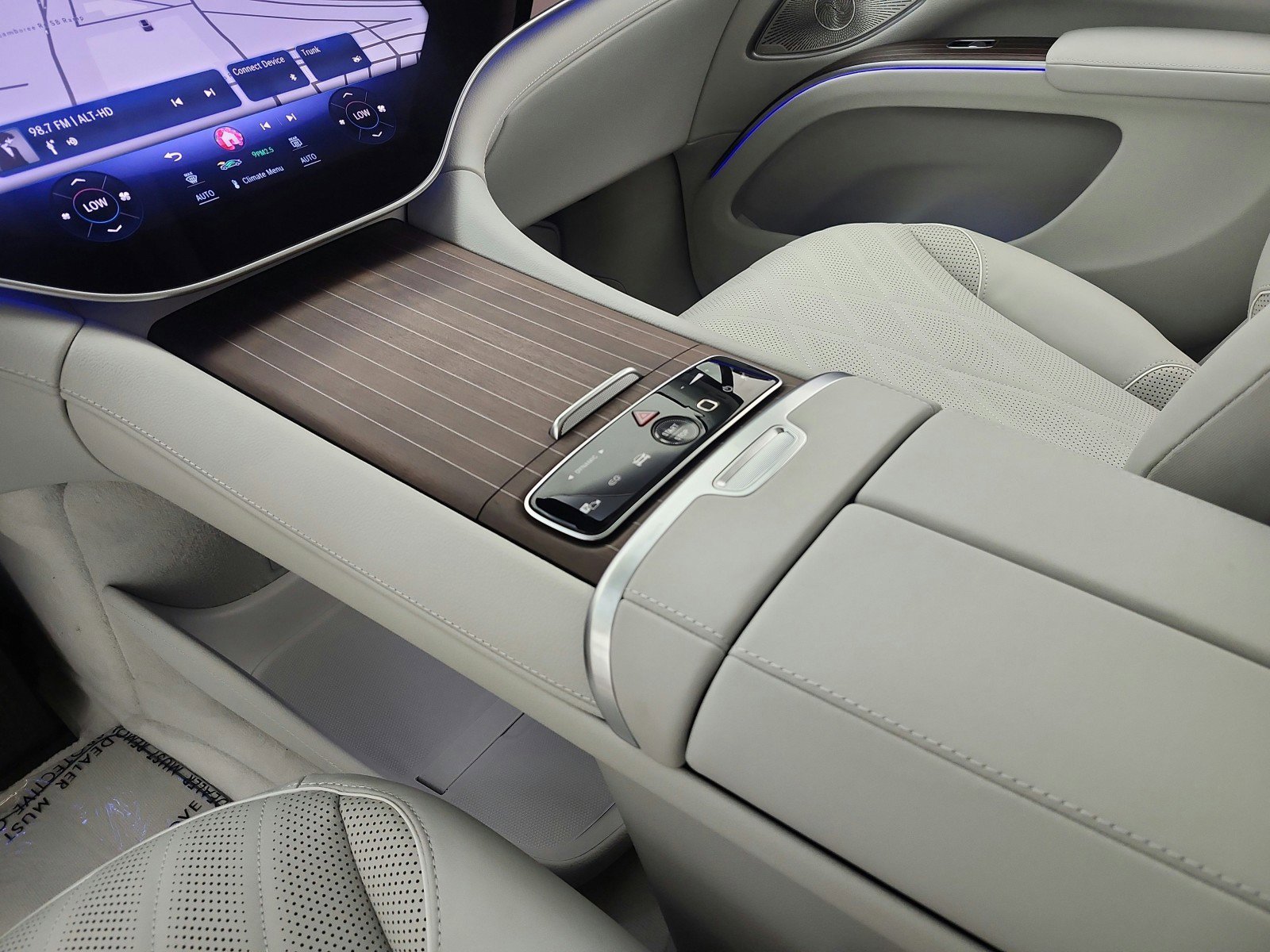 New 2026 Mercedes-Benz EQS 400 4MATIC SUV image 10