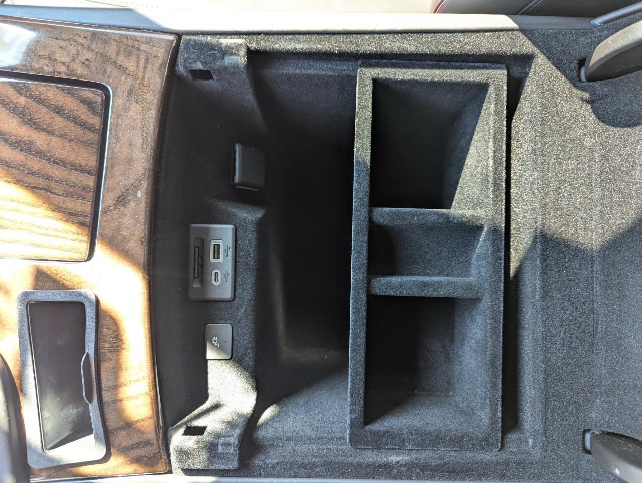 Used 2022 Cadillac Escalade ESV Sport Platinum AWD/4WD image 32