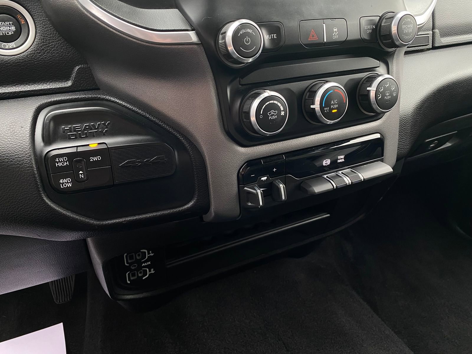 Used 2024 RAM 2500 Big Horn image 17