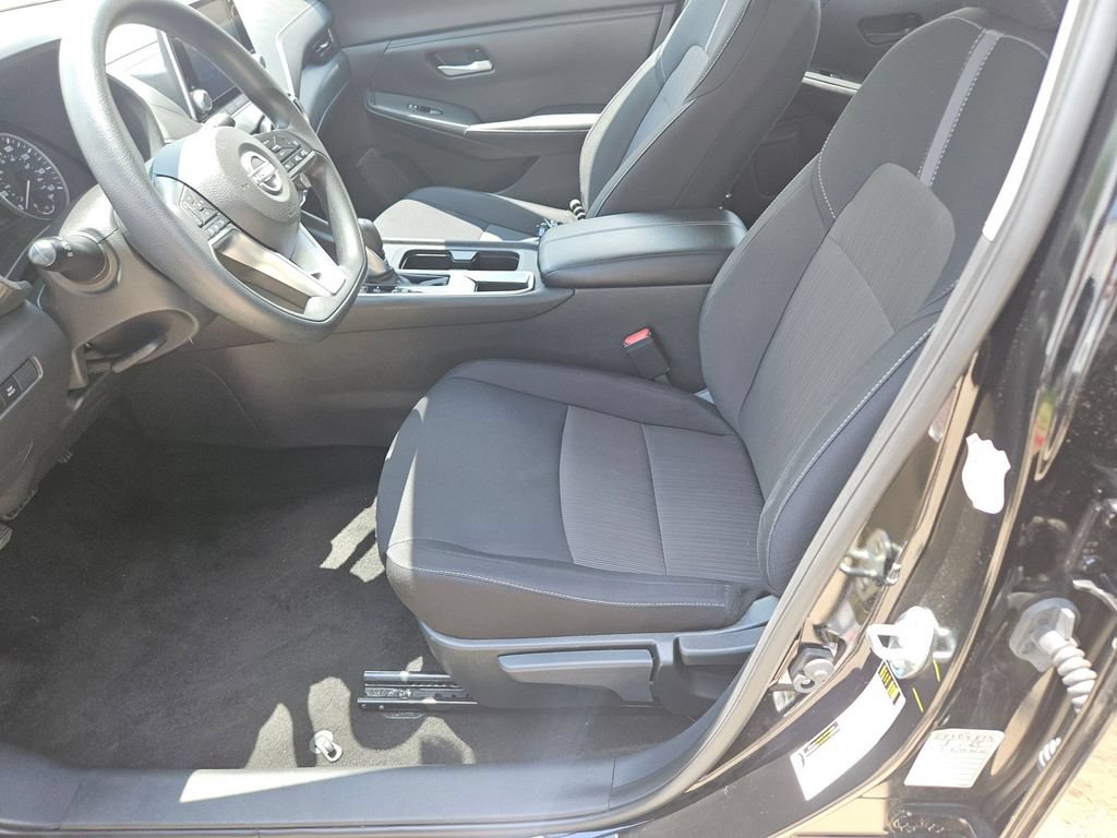 Used 2025 Nissan Sentra SV FWD image 14