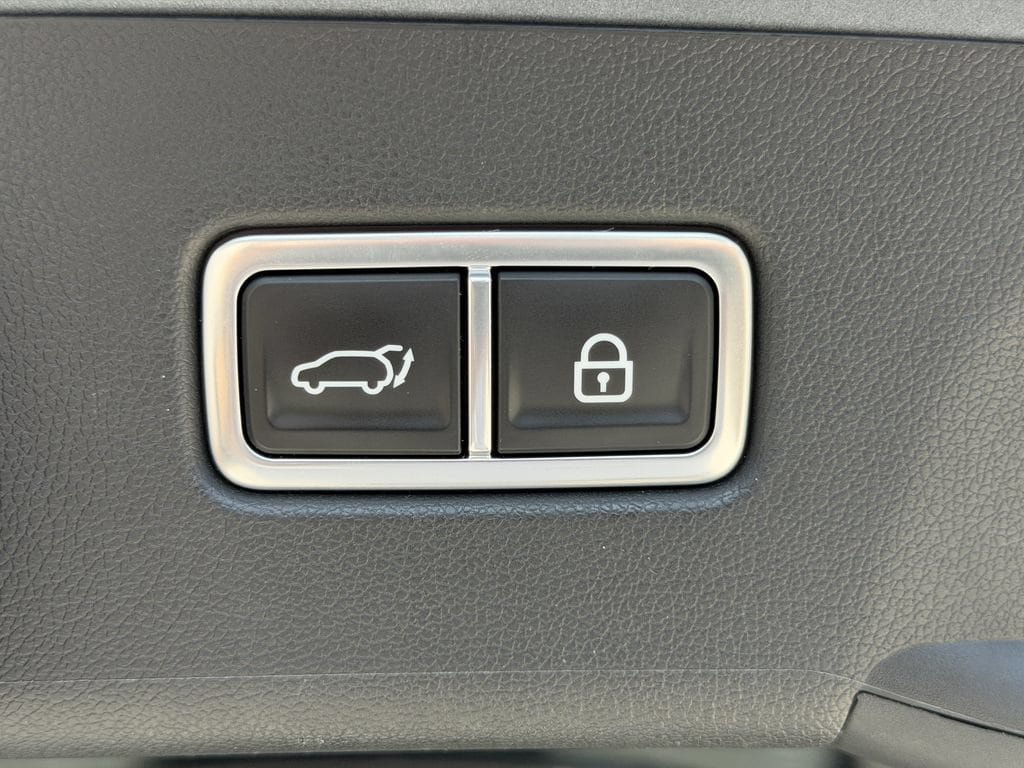 Certified 2023 Kia Sorento SX FWD image 14