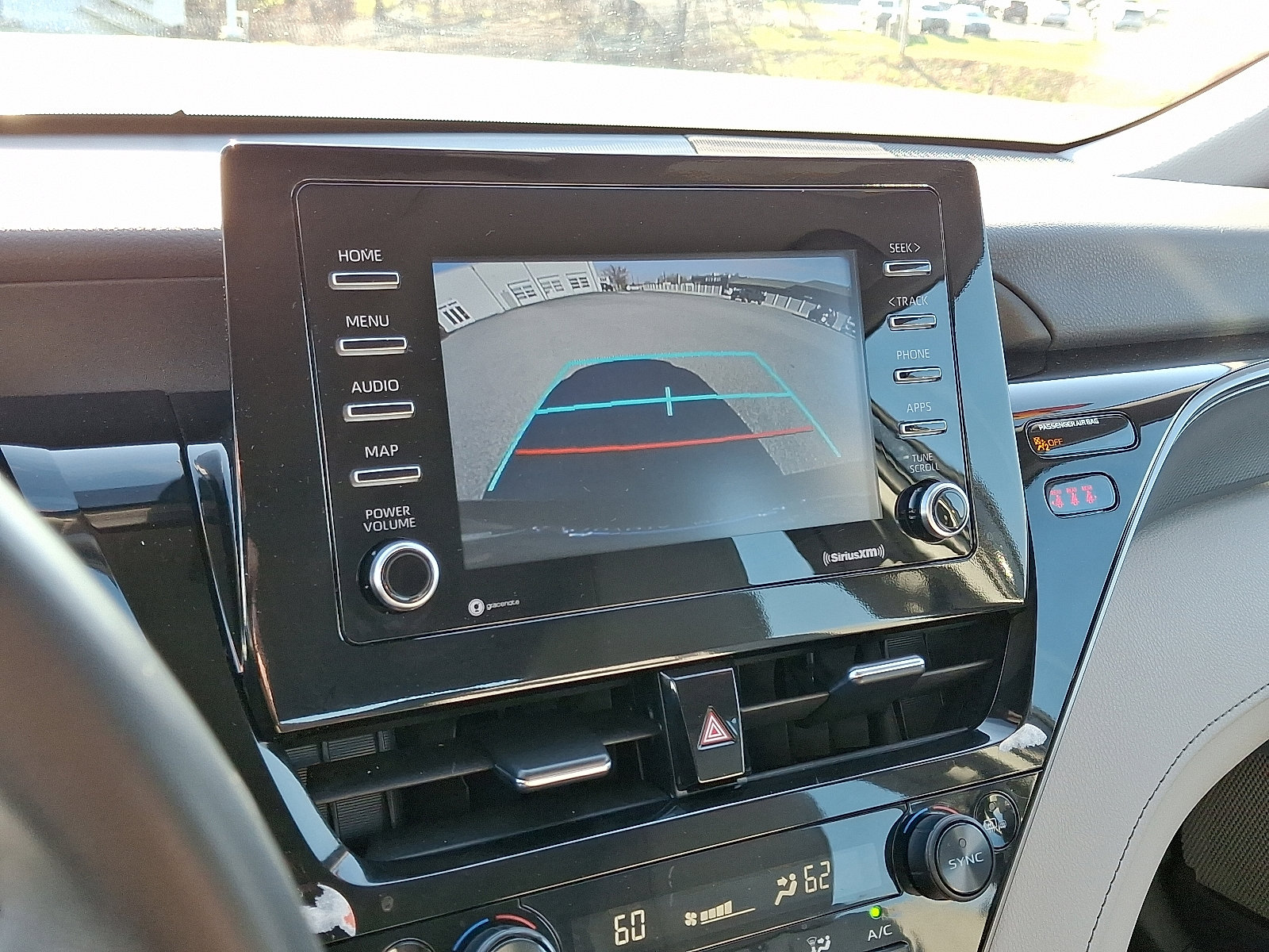 Used 2024 Toyota Camry SE image 19
