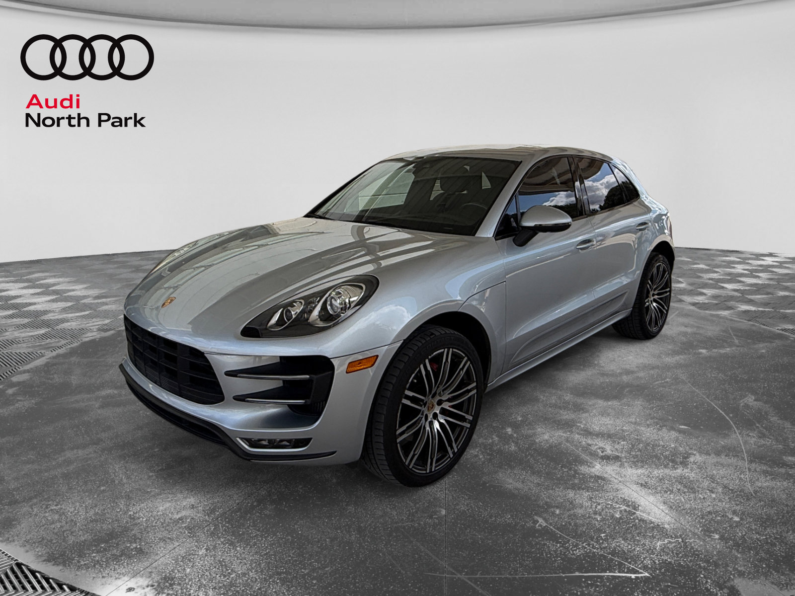 Used 2015 Porsche Macan Turbo AWD/4WD image 1