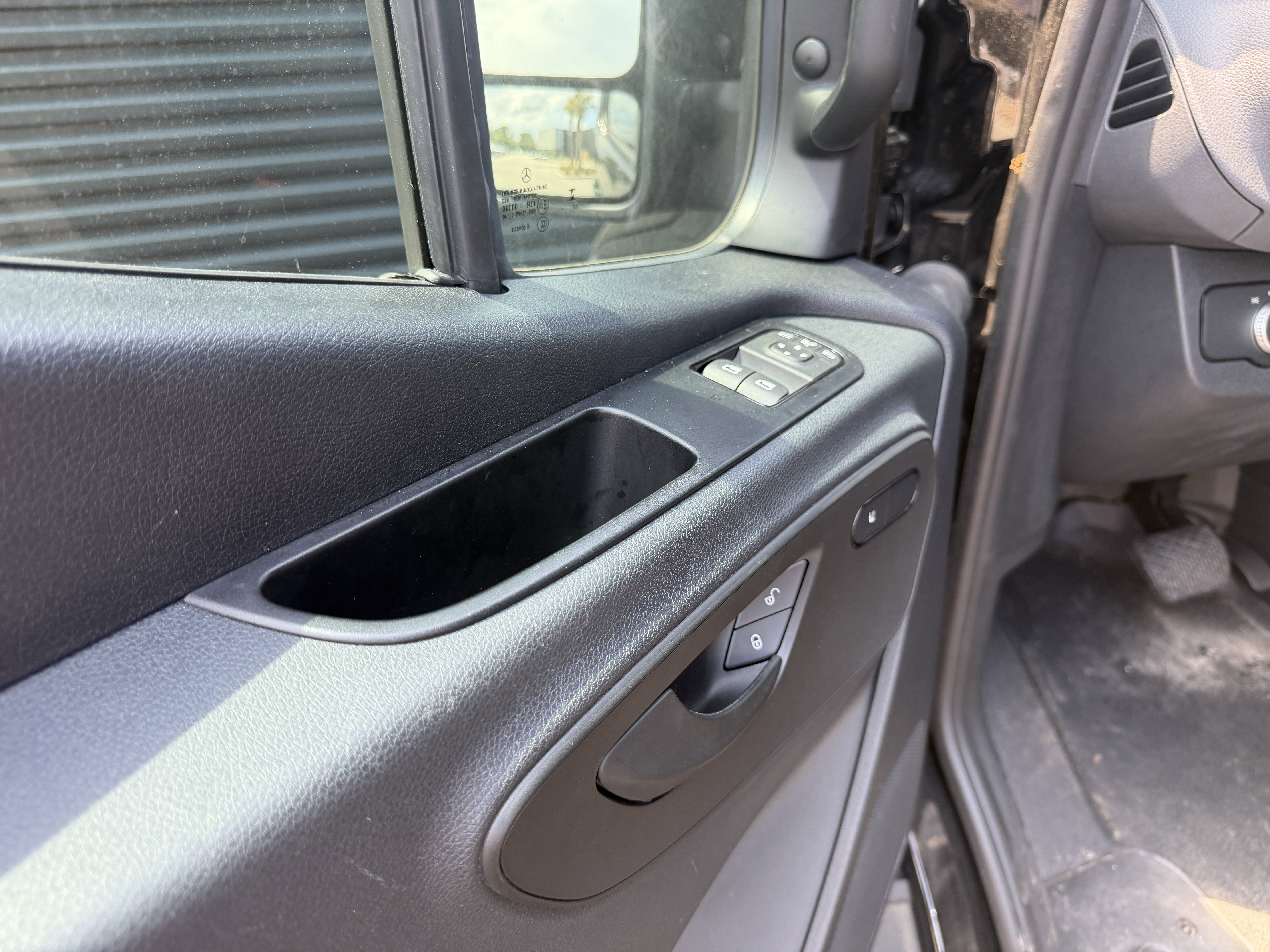 Used 2024 Mercedes-Benz Sprinter 2500 image 9