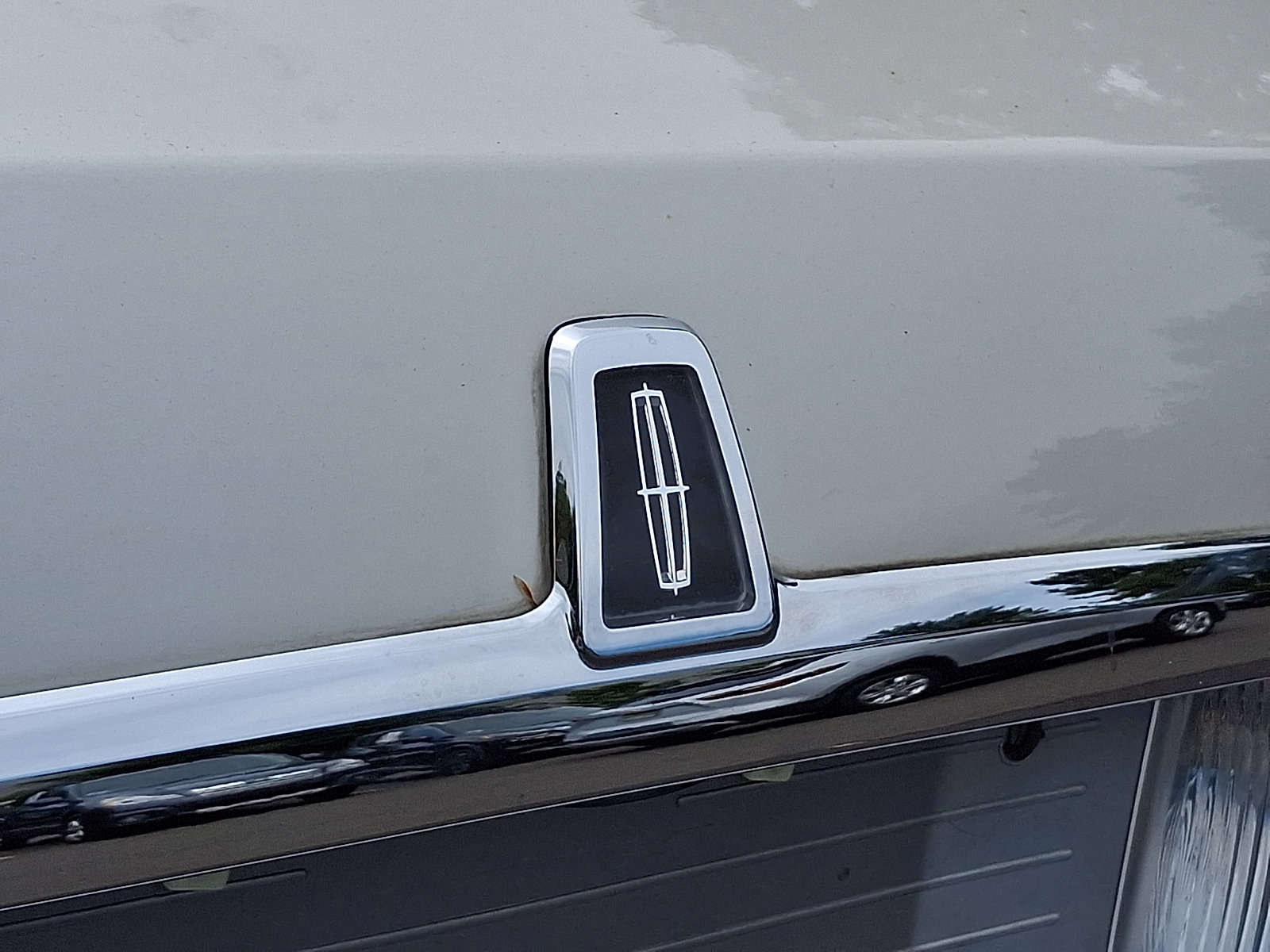 Used 2004 Lincoln Town Car Ultimate RWD image 26