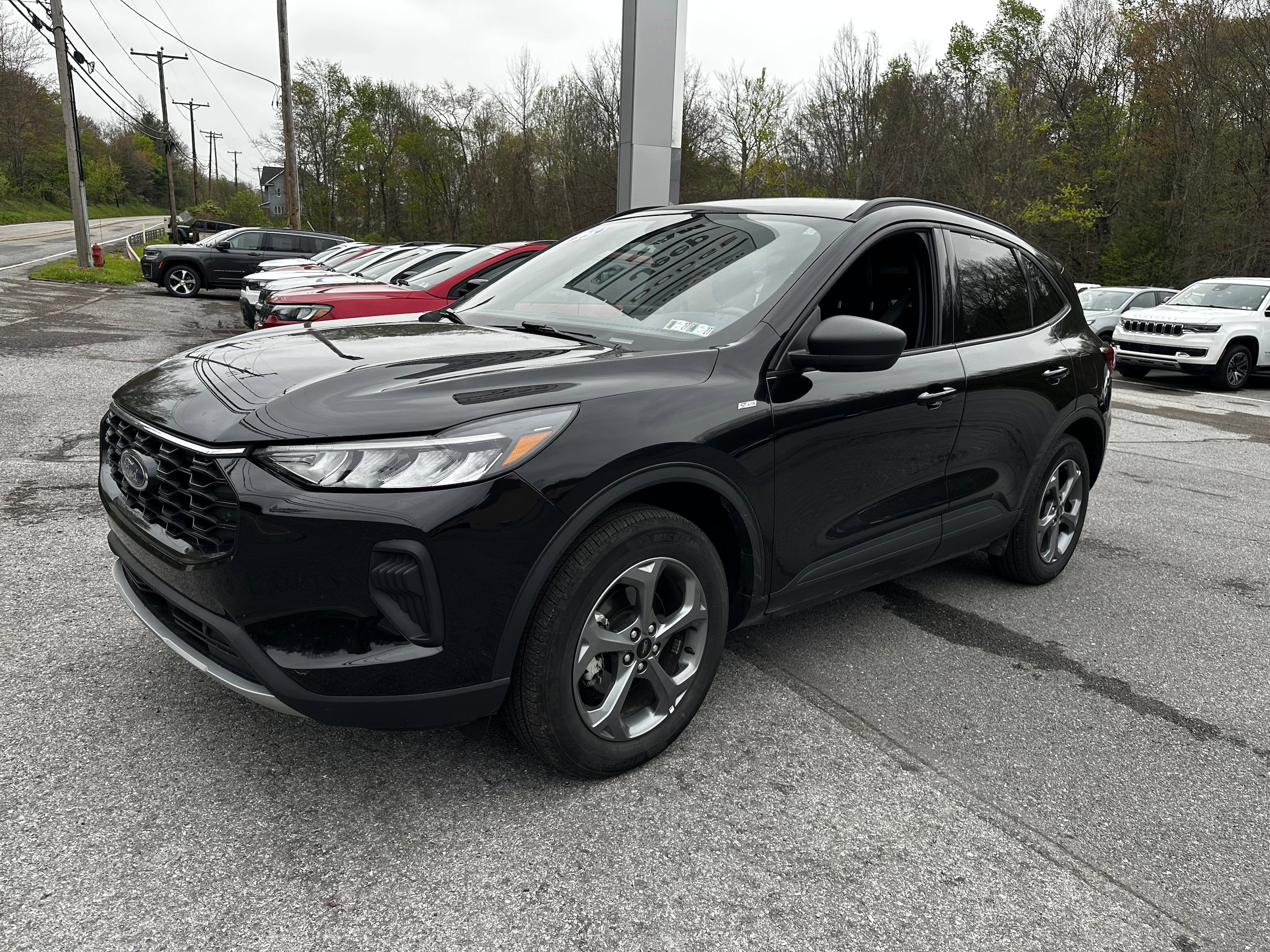 Used 2025 Ford Escape ST-Line AWD/4WD image 2