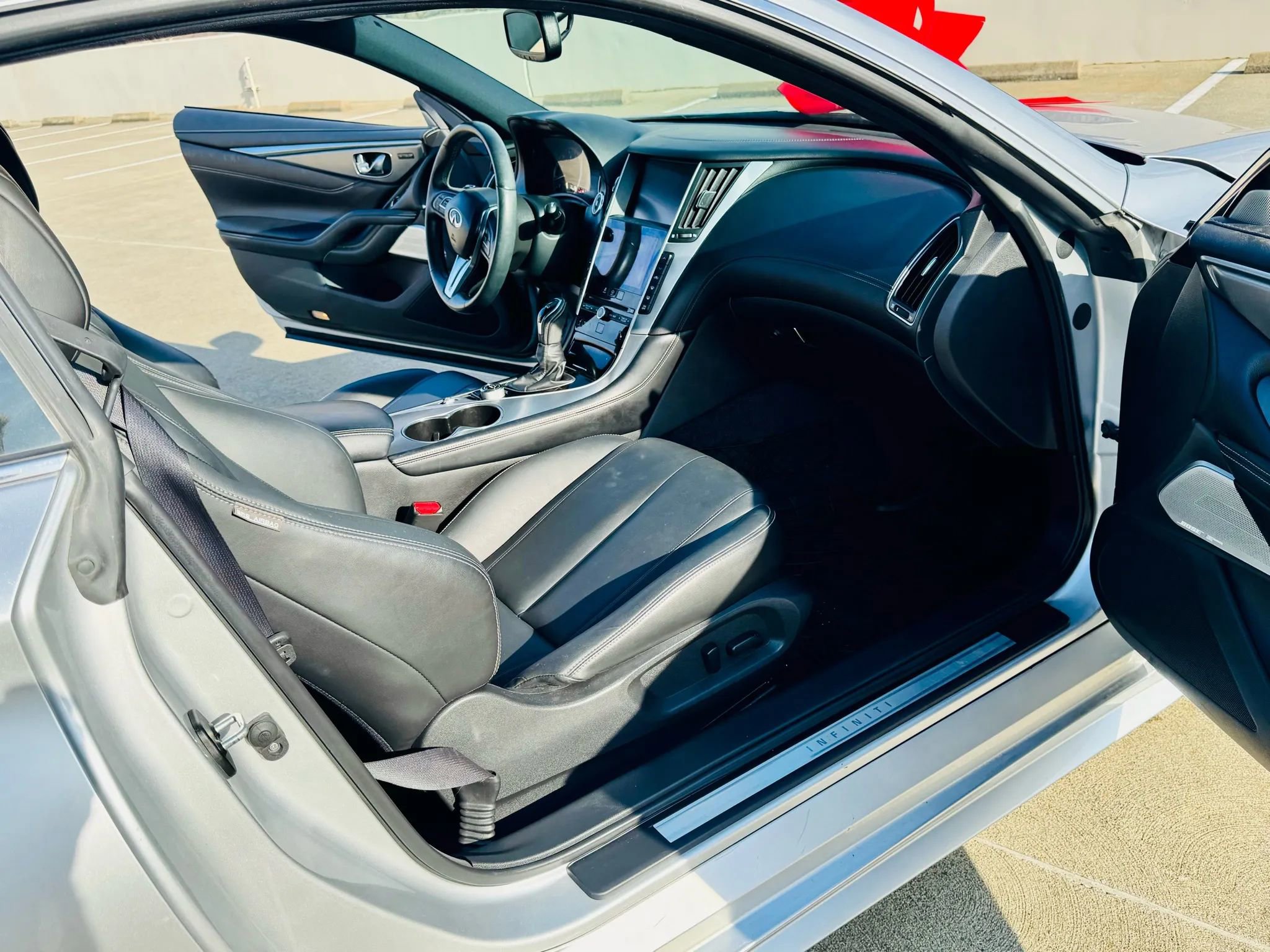 Used 2017 INFINITI Q60 3.0t w/ Premium Plus Package 3.0T image 16