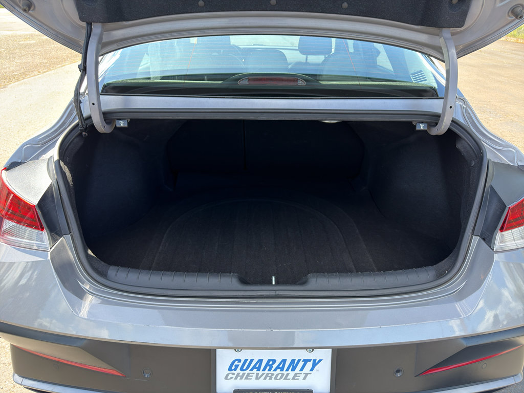 Used 2024 Hyundai Elantra Limited image 9