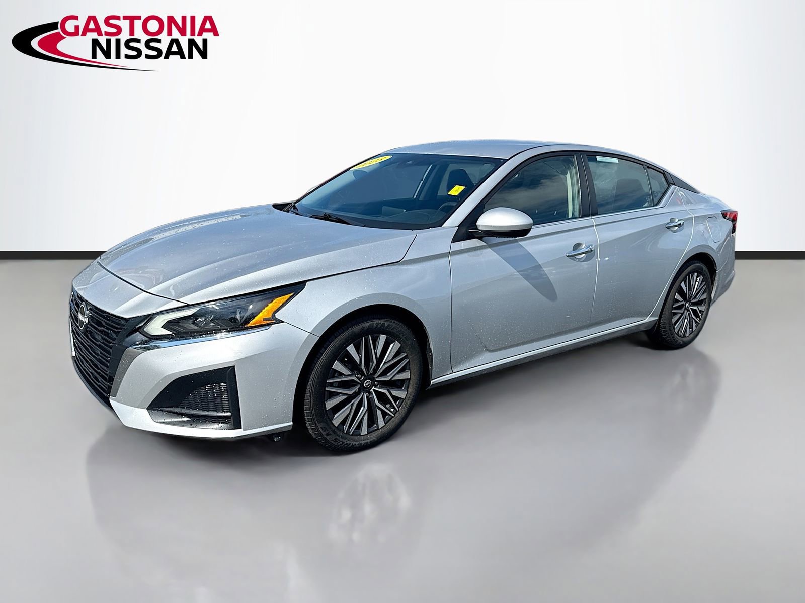 Used 2023 Nissan Altima 2.5 SV image 3