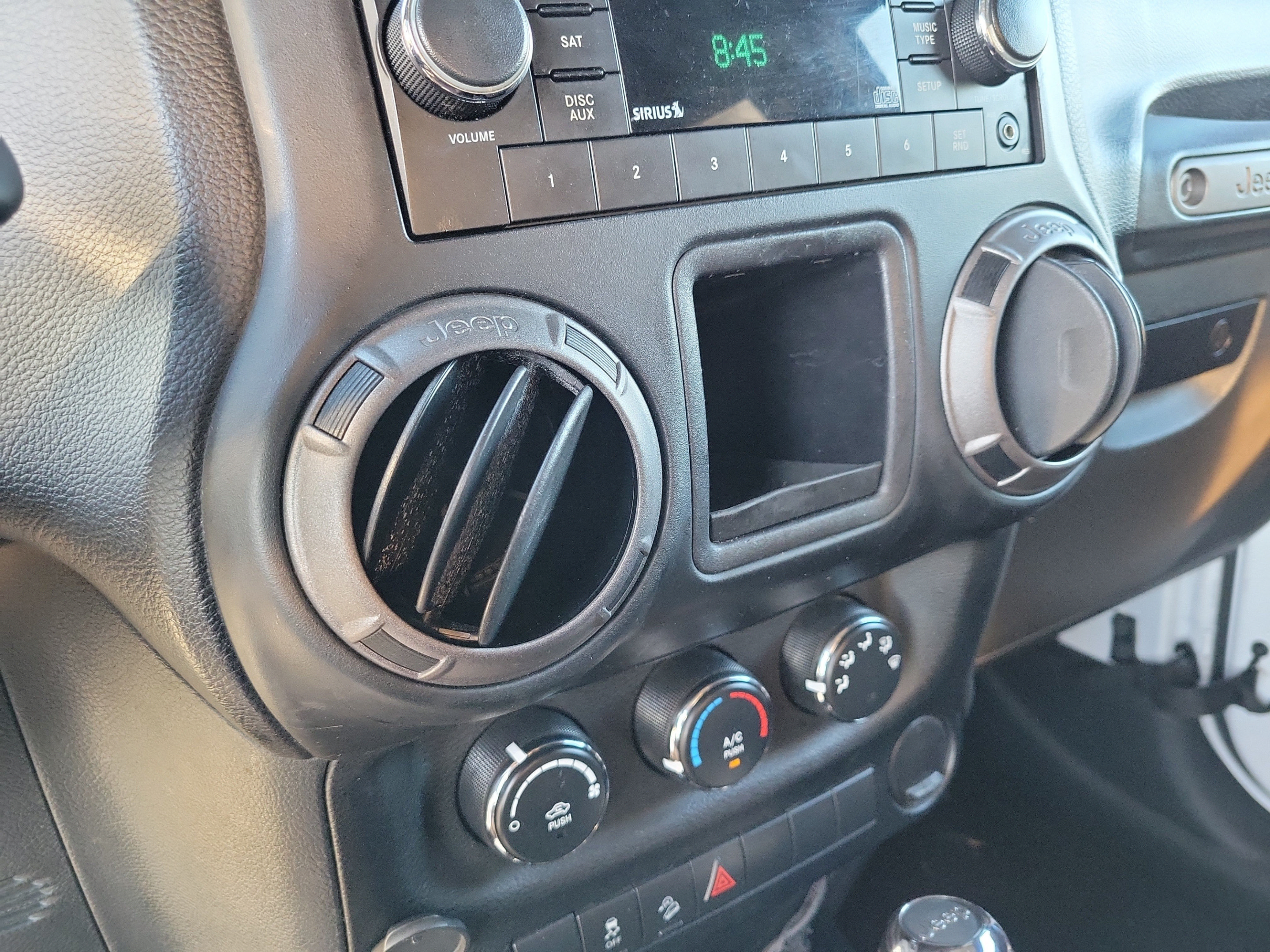 Used 2013 Jeep Wrangler Sport w/ Connectivity Group AWD/4WD image 17