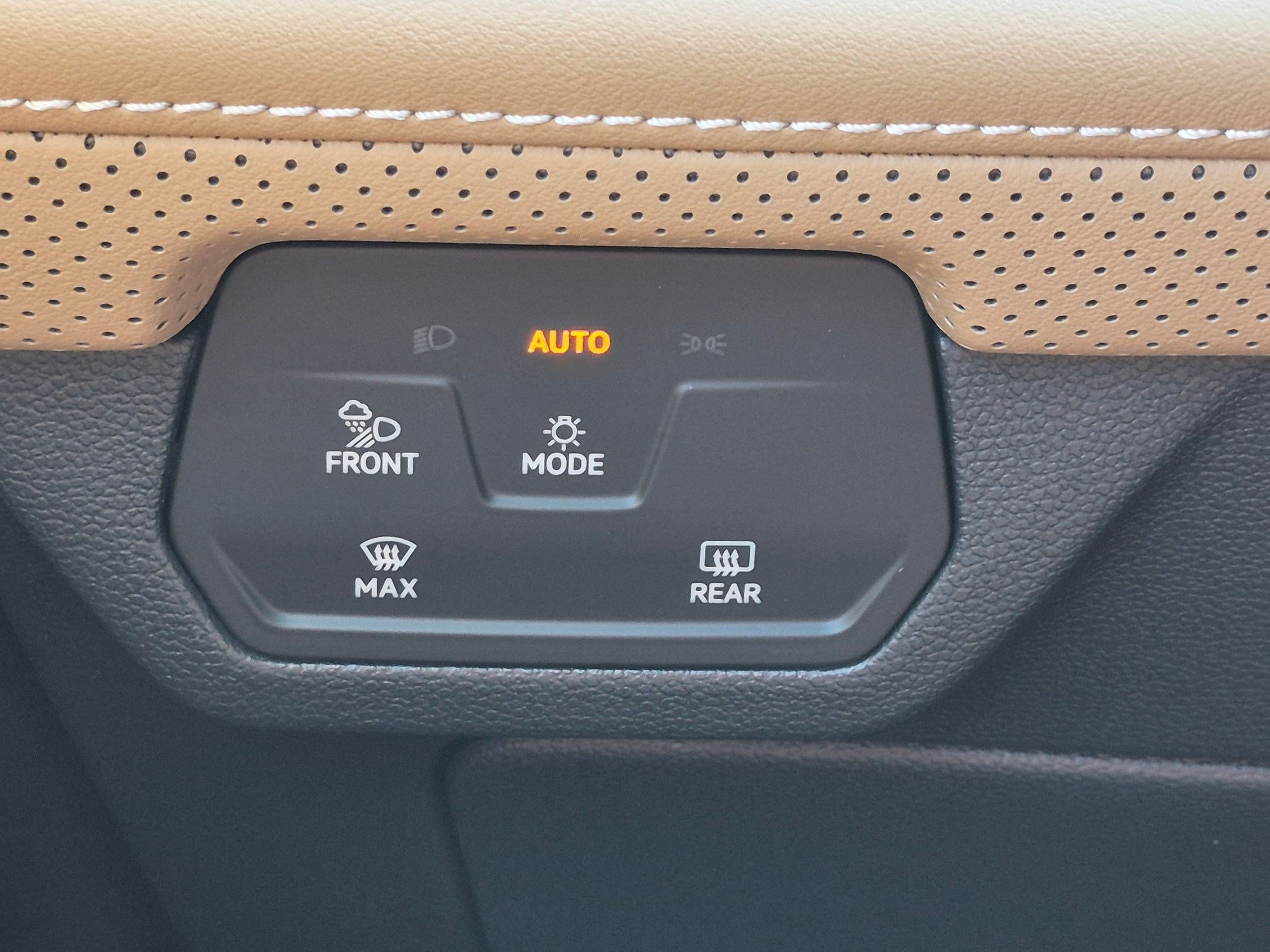 New 2026 Volkswagen Atlas Cross Sport SE FWD image 17
