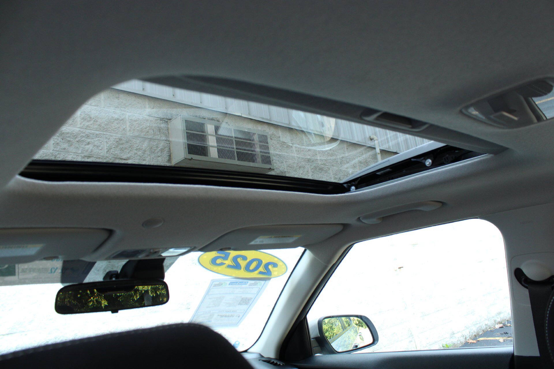 Used 2025 Hyundai Venue SEL FWD image 19