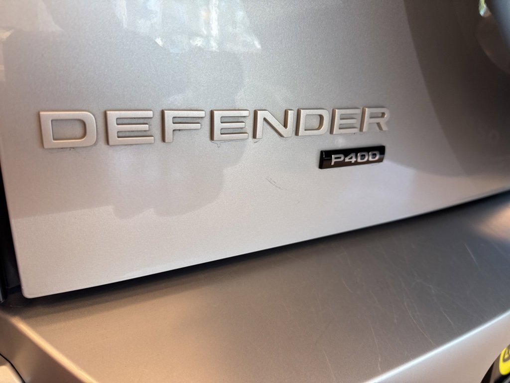 Used 2023 Land Rover Defender 110 SE image 15