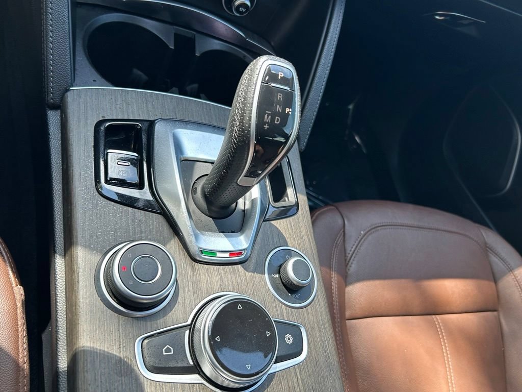 Used 2022 Alfa Romeo Stelvio Ti AWD/4WD image 19