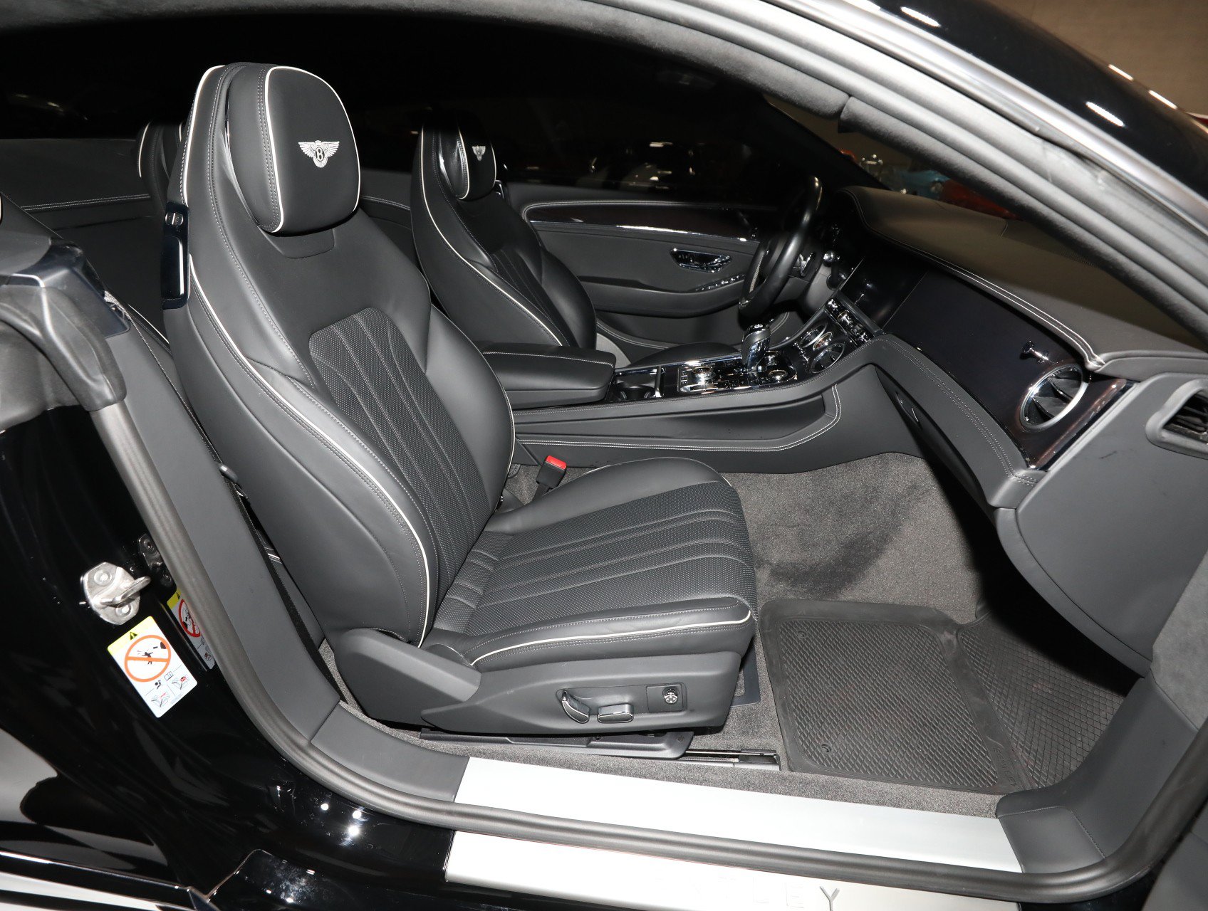 Used 2024 Bentley Continental GT Mulliner AWD/4WD image 40