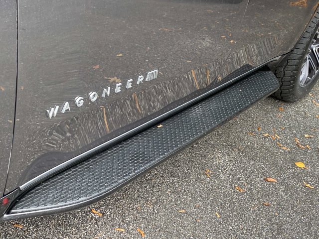 Used 2024 Jeep Wagoneer Series II AWD/4WD image 27