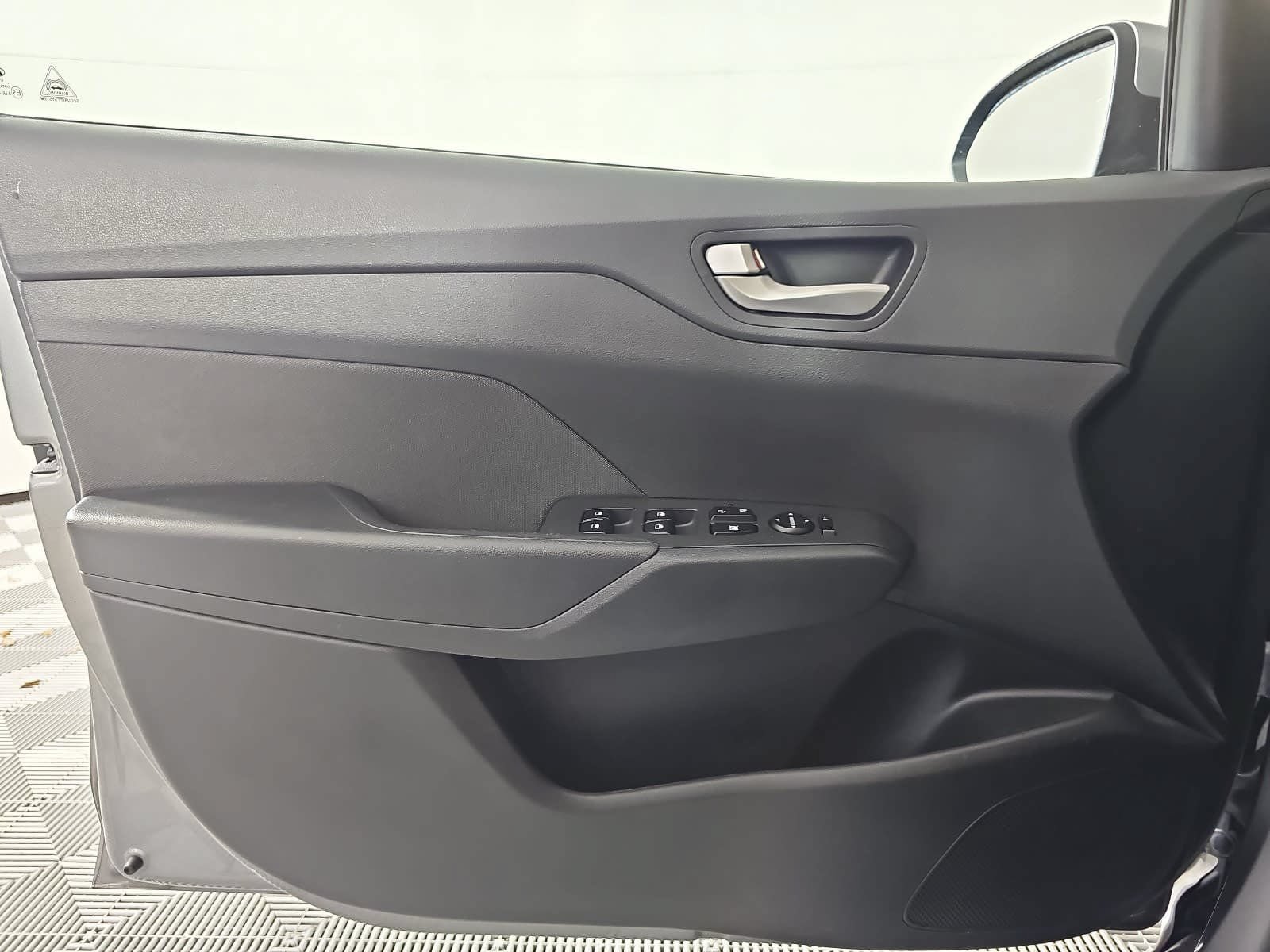 Used 2021 Hyundai Accent SE FWD image 25