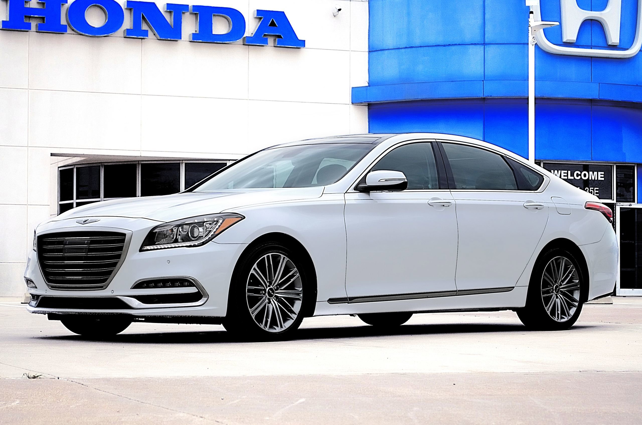 Used 2018 Genesis G80 3.8 w/ Option Group 02 RWD image 1