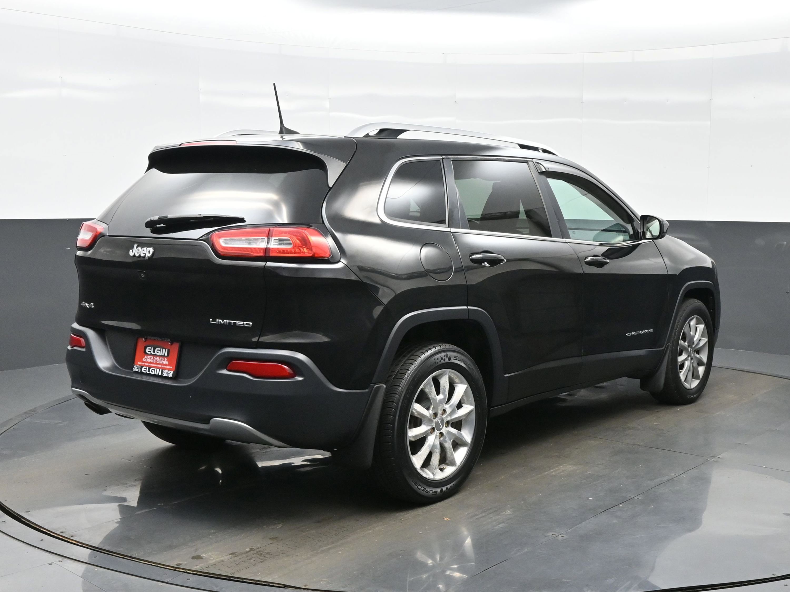Used 2016 Jeep Cherokee Limited AWD/4WD image 5