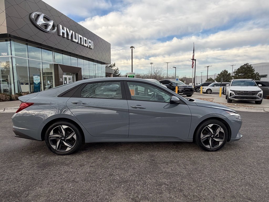Used 2023 Hyundai Elantra SEL w/ Convenience Package image 6