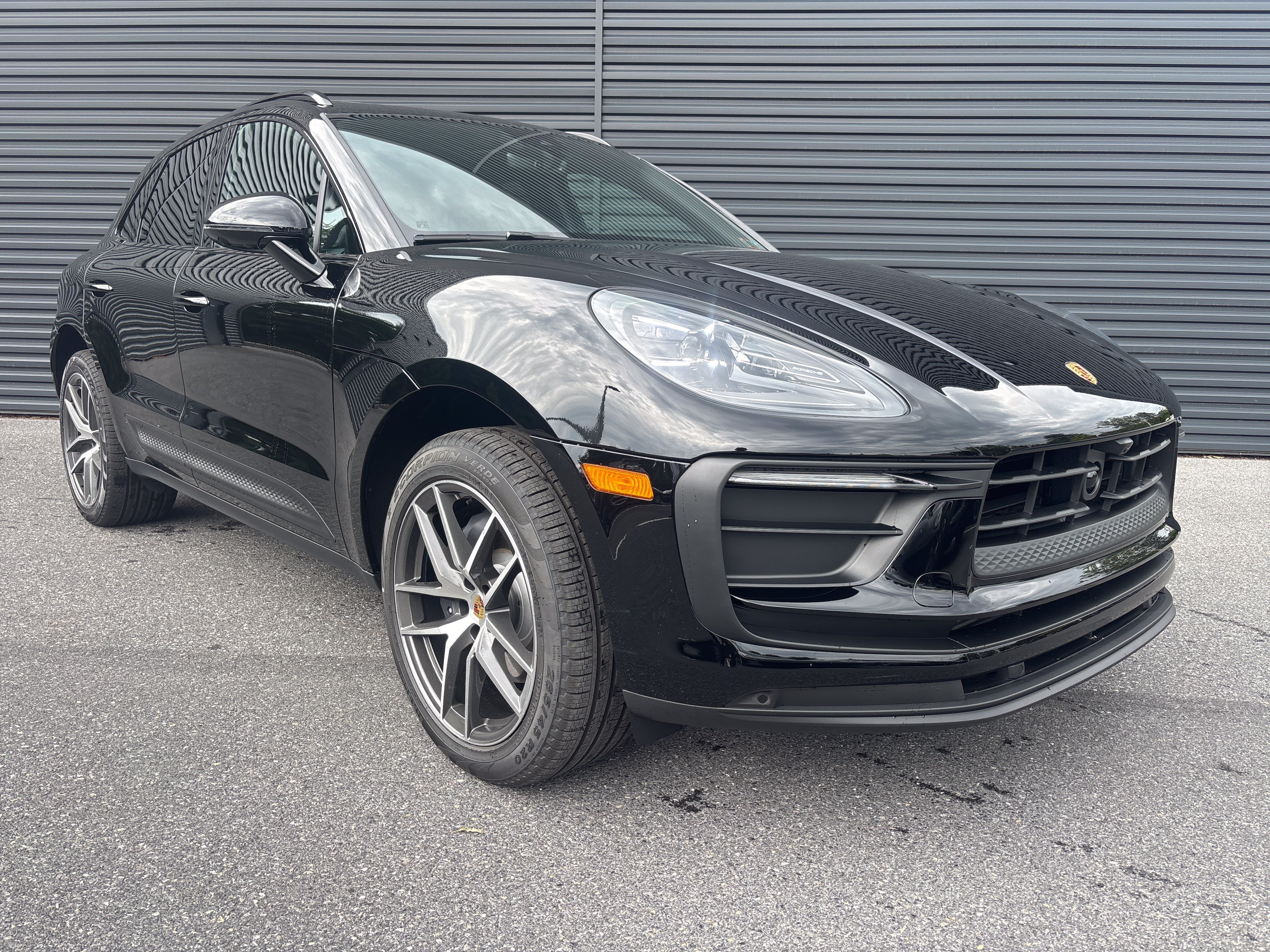 New 2026 Porsche Macan AWD/4WD image 8