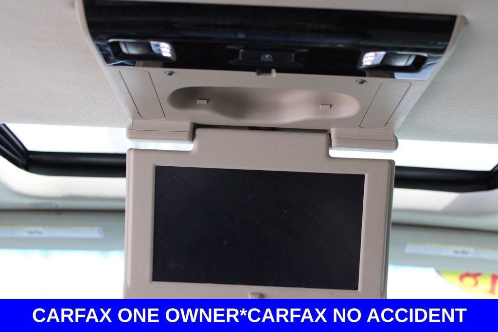 Used 2018 Chevrolet Suburban Premier image 30