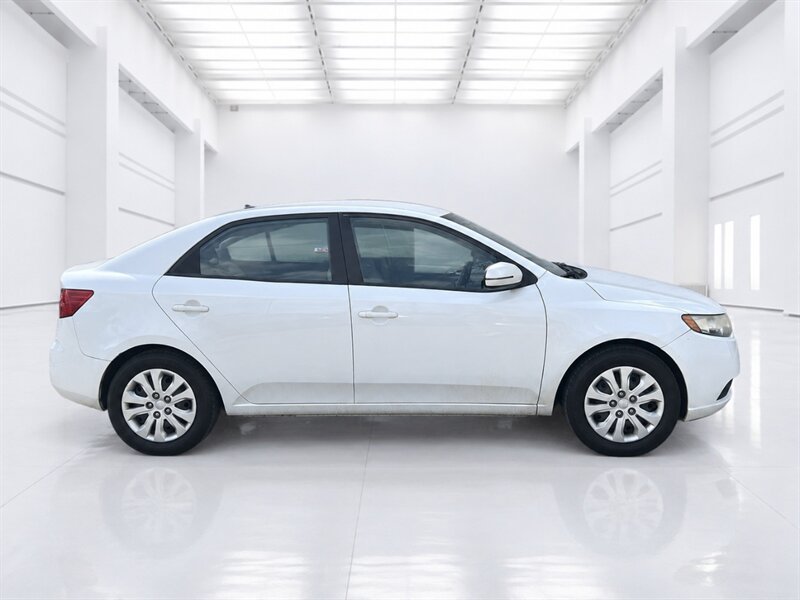 Used 2013 Kia Forte EX FWD image 3