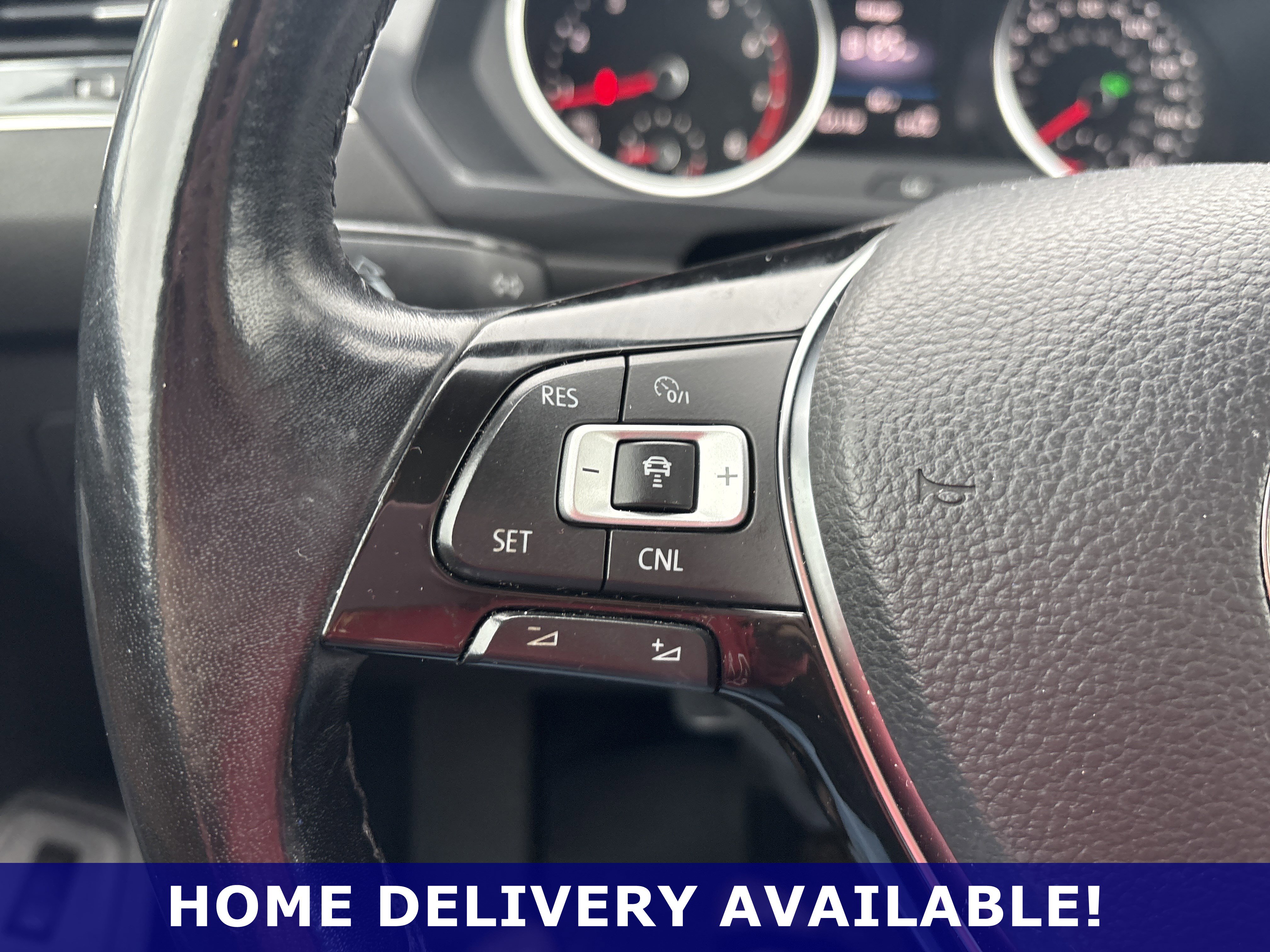 Used 2018 Volkswagen Tiguan SEL image 21